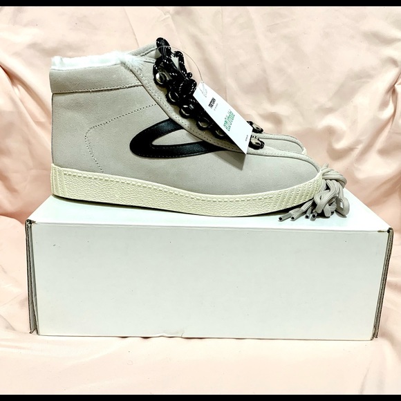 NEW Tretorn Eco Ortholite winter sneaker/boot size 5.5 - Picture 3 of 6